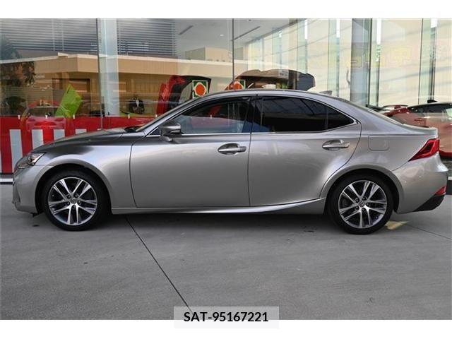 Lexus IS 2020-05 362802-1