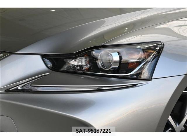 Lexus IS 2020-05 362802-18