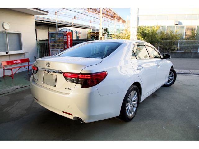 Toyota MARK X 2015-04 183297-1