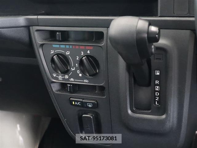 Daihatsu HIJET CARGO 2020-05 297823-7