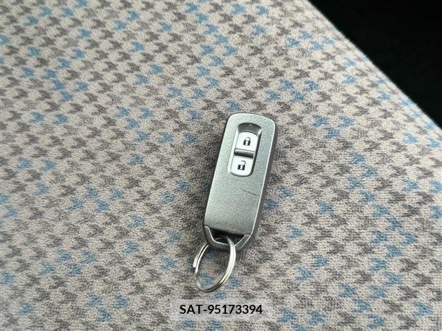 Honda N-ONE 2019-01 279683-27