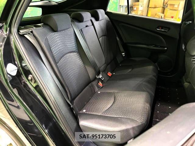 Toyota PRIUS 2017-10 384399-11
