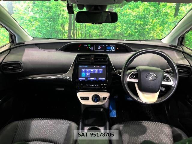 Toyota PRIUS 2017-10 384399-1