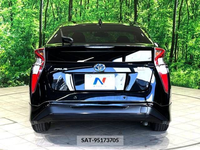 Toyota PRIUS 2017-10 384399-16