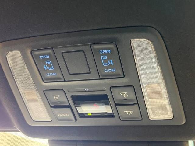 Toyota VOXY 2022-10 22972-5