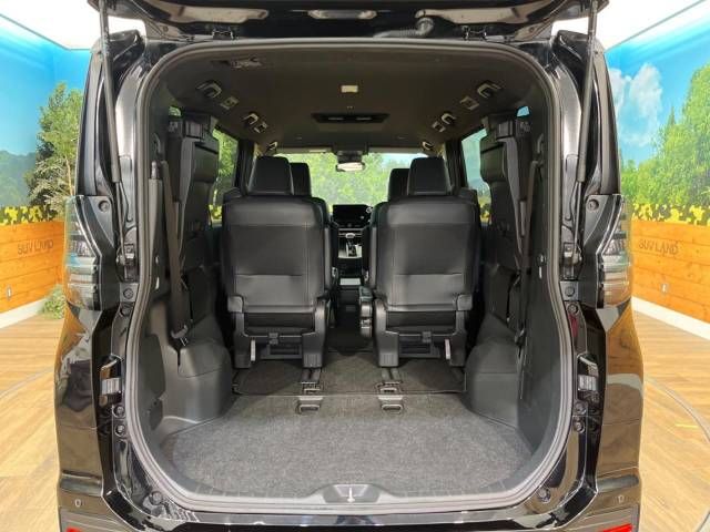 Toyota VOXY 2022-10 22972-11