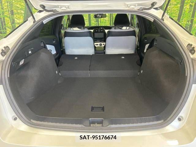 Toyota PRIUS 2016-02 366379-10