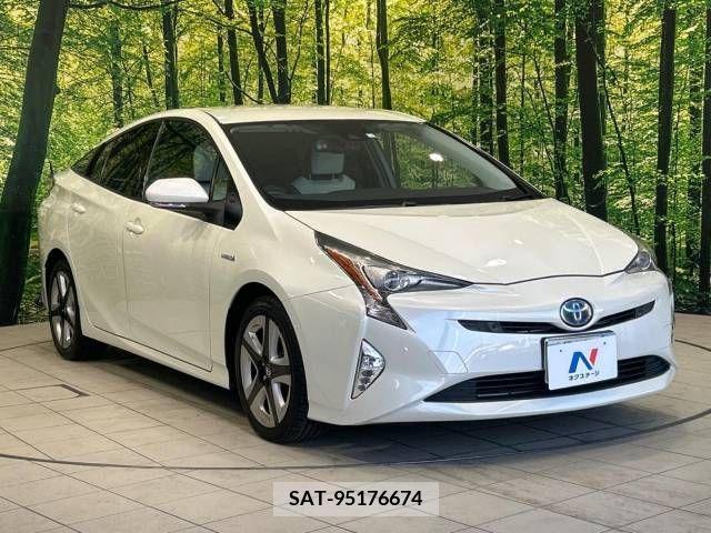 Toyota PRIUS 2016-02 366379-16