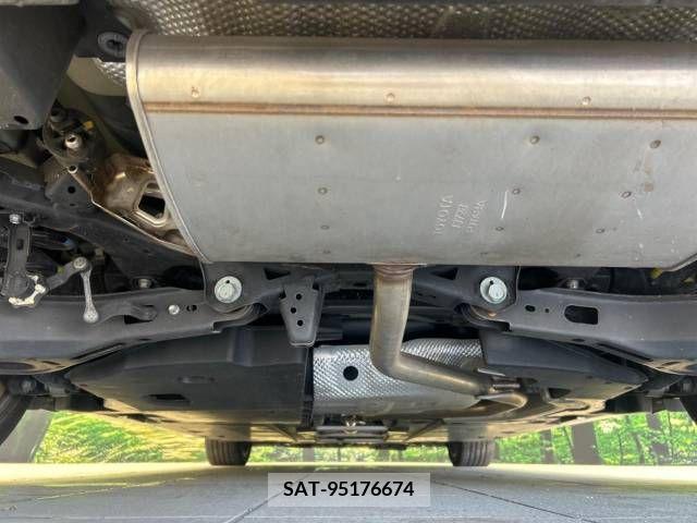 Toyota PRIUS 2016-02 366379-19