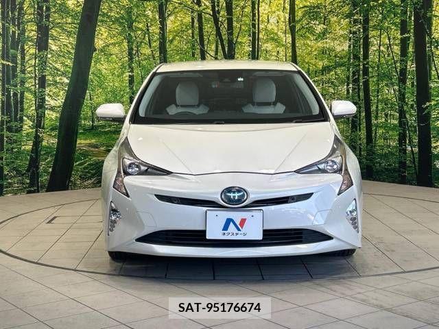 Toyota PRIUS 2016-02 366379-14
