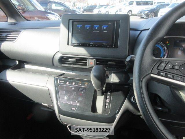 Nissan ROOX 2023-04 216055-11