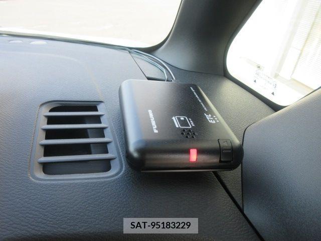 Nissan ROOX 2023-04 216055-18