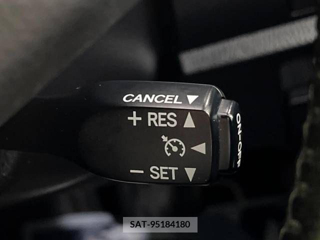 Toyota VOXY 2019-05 321615-6