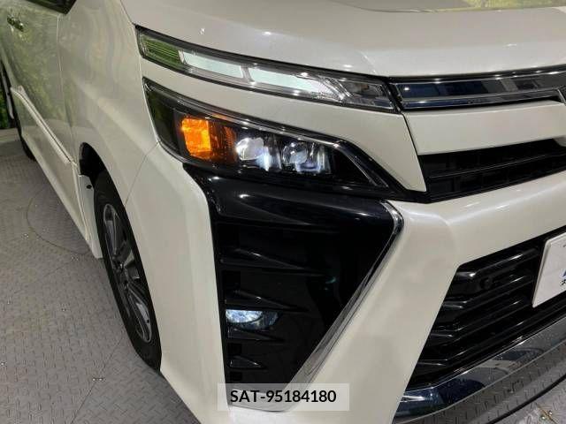 Toyota VOXY 2019-05 321615-13