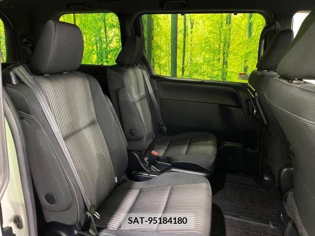 Toyota VOXY 2019-05 321615-9