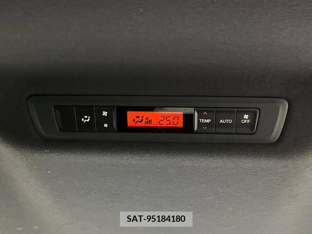 Toyota VOXY 2019-05 321615-7