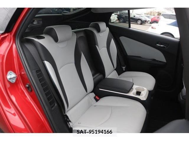 Toyota PRIUS PHV 2017-03 244136-11