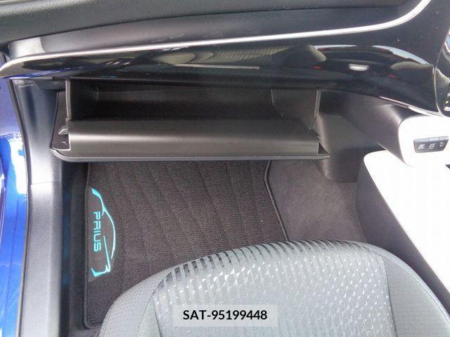 Toyota PRIUS 2016-06 208847-19