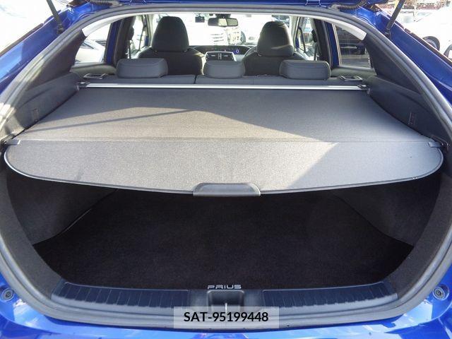 Toyota PRIUS 2016-06 208847-7