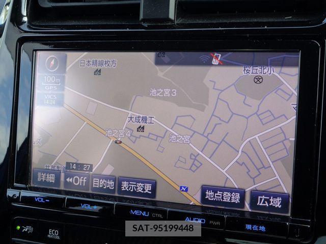 Toyota PRIUS 2016-06 208847-11