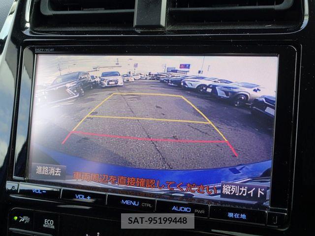 Toyota PRIUS 2016-06 208847-12