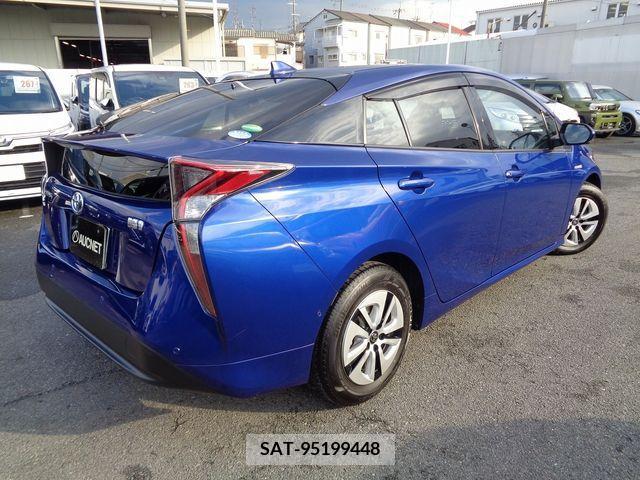 Toyota PRIUS 2016-06 208847-2