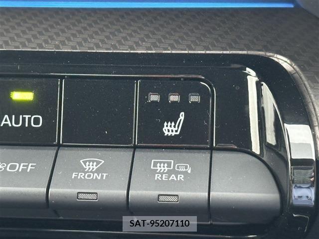 Toyota PRIUS 2023-06 313513-7