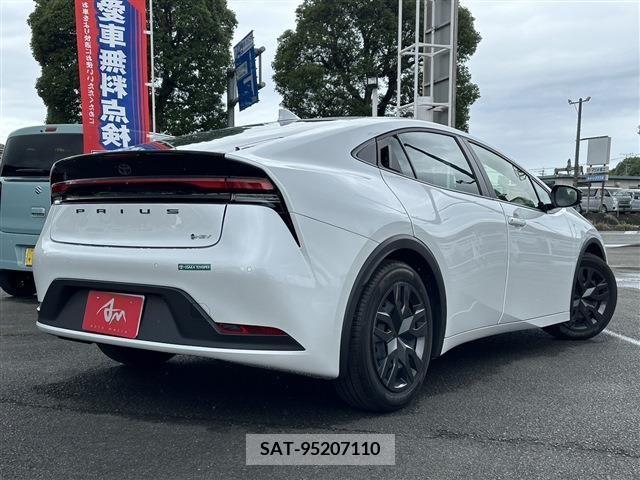 Toyota PRIUS 2023-06 313513-2