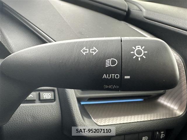 Toyota PRIUS 2023-06 313513-10