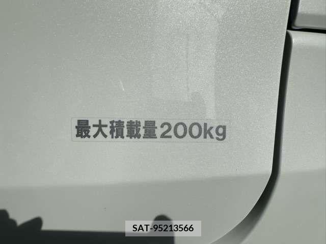 Suzuki SPACIA 2022-10 217607-9