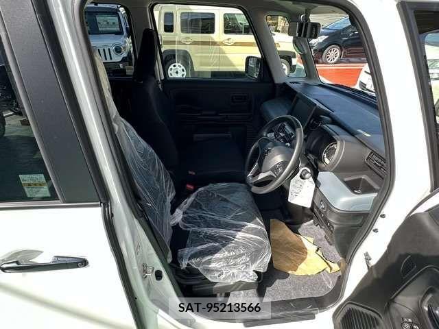 Suzuki SPACIA 2022-10 217607-18
