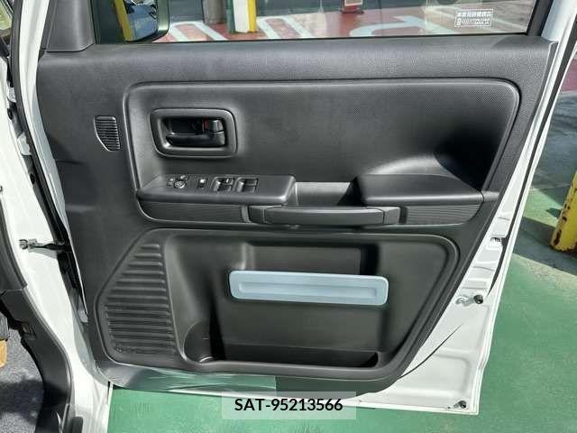 Suzuki SPACIA 2022-10 217607-16