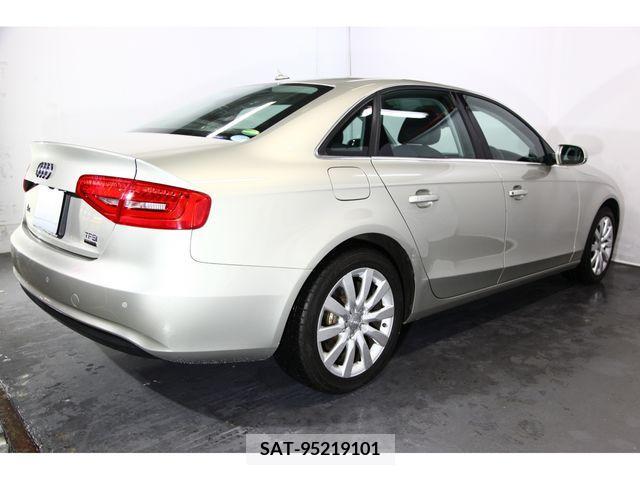 Audi A4 2015-08 317783-11