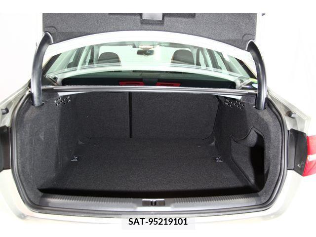 Audi A4 2015-08 317783-15
