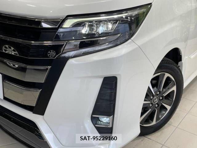 Toyota NOAH 2018-01 392834-13