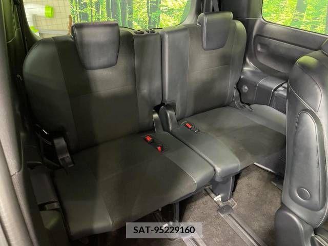 Toyota NOAH 2018-01 392834-10