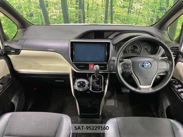 Toyota NOAH 2018-01 392834-1