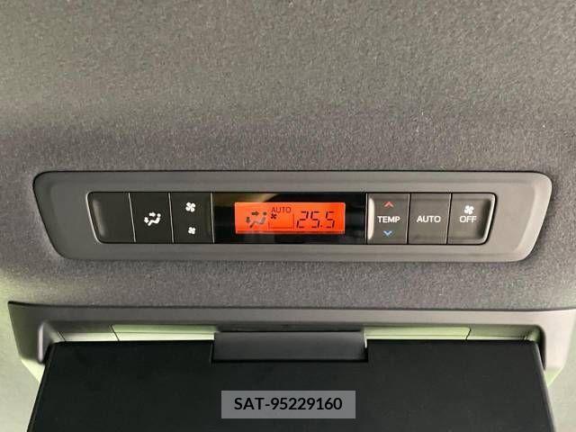 Toyota NOAH 2018-01 392834-5