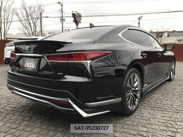 Lexus LS 2017-11 388232-6