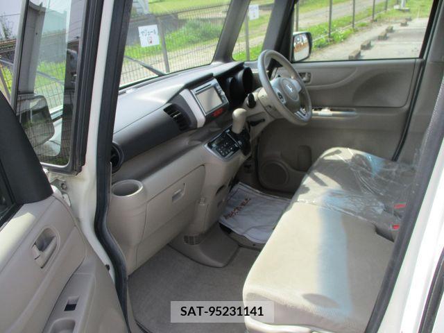 Honda N BOX 2013-04 235637-1