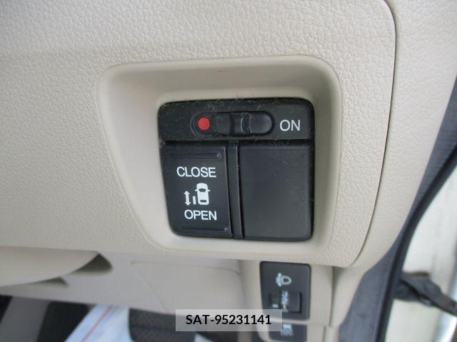 Honda N BOX 2013-04 235637-4