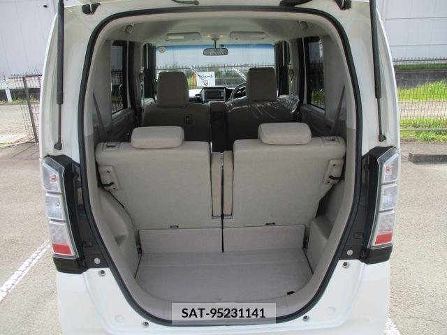Honda N BOX 2013-04 235637-7