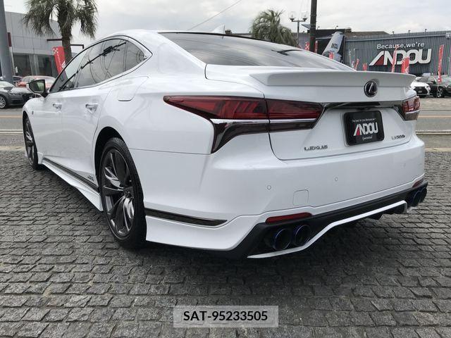 Lexus LS 2018-03 242437-2