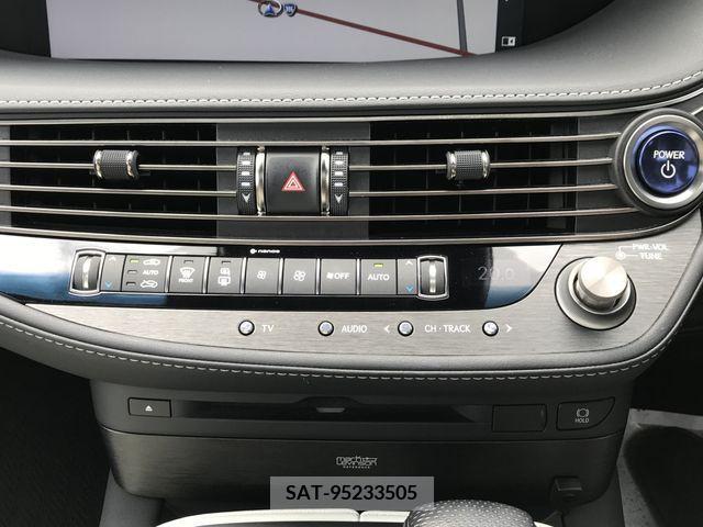 Lexus LS 2018-03 242437-16