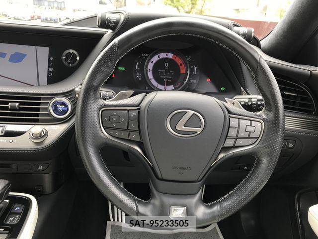 Lexus LS 2018-03 242437-12