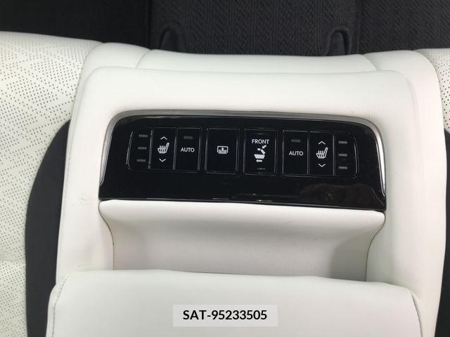 Lexus LS 2018-03 242437-25