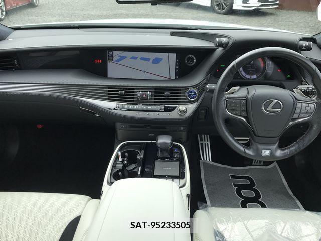 Lexus LS 2018-03 242437-8