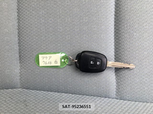 Toyota AQUA 2013-01 327254-6
