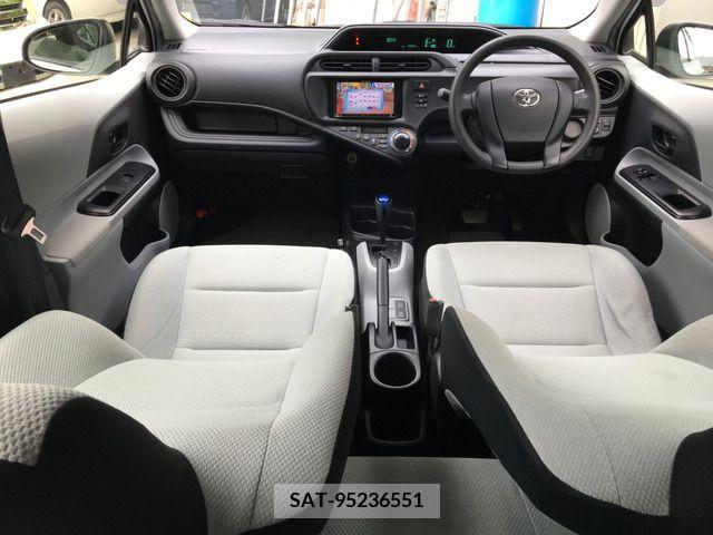 Toyota AQUA 2013-01 327254-5