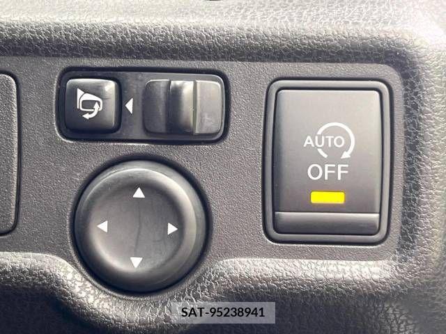 Nissan NOTE 2013-09 327681-5